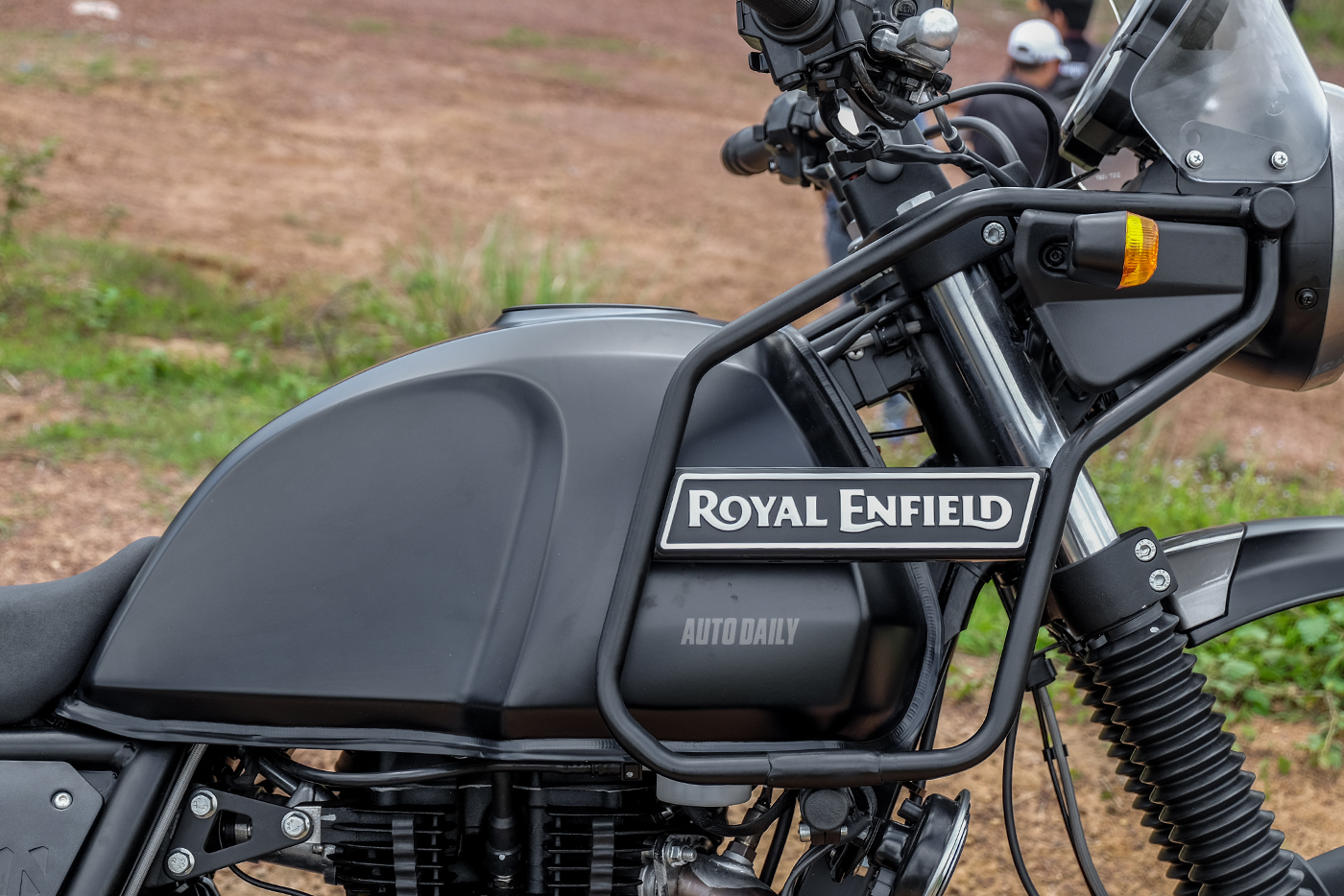 royal-enfield-himalayan-1.jpg