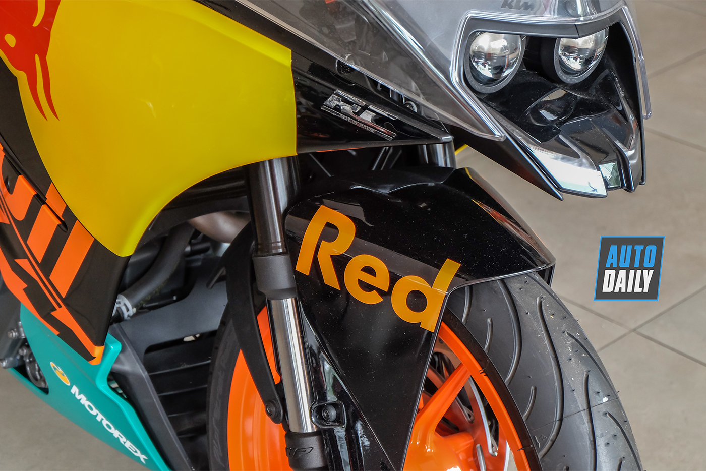 ktm-rc-390-motogp-edition-11.jpg