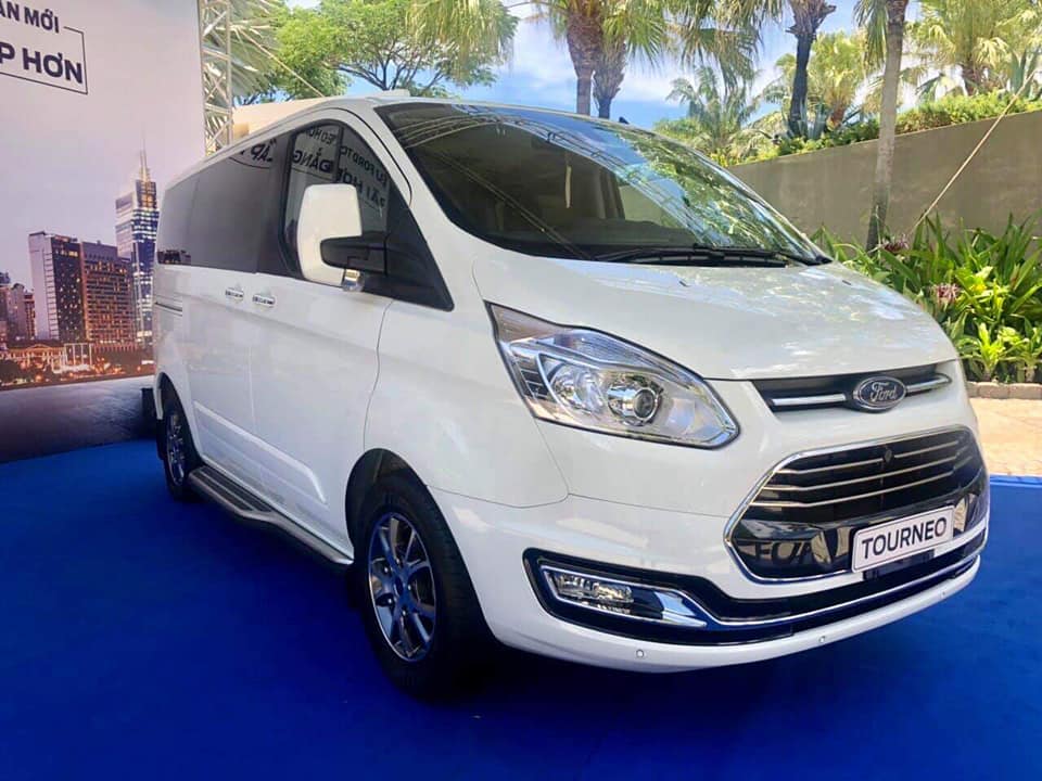 ford-tourneo-3.jpg