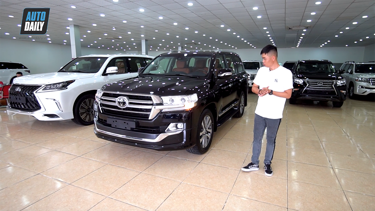 Soi CHUYÊN CƠ Toyota Land Cruiser MBS gần 10 tỷ cho đại gia Việt