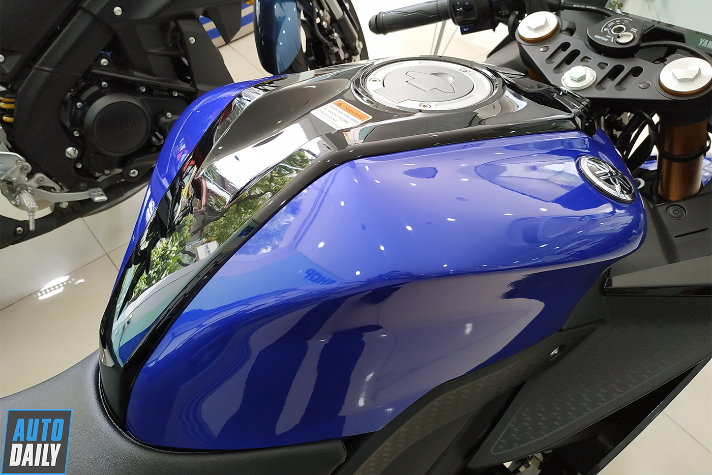 yamaha-yzf-r15-v3-13.jpg