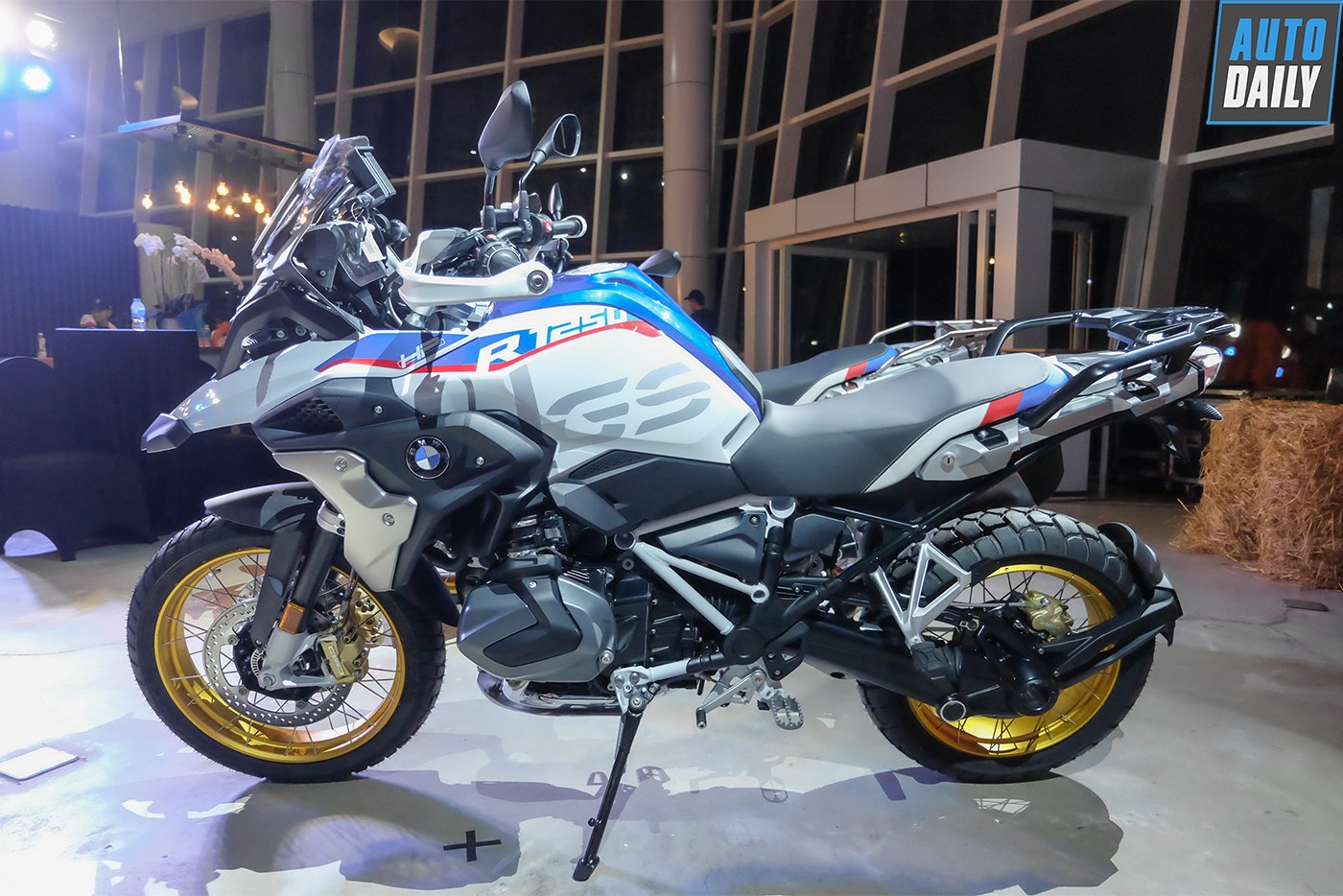 bmw-motorrad-r-1250-gs-2019-1.jpg