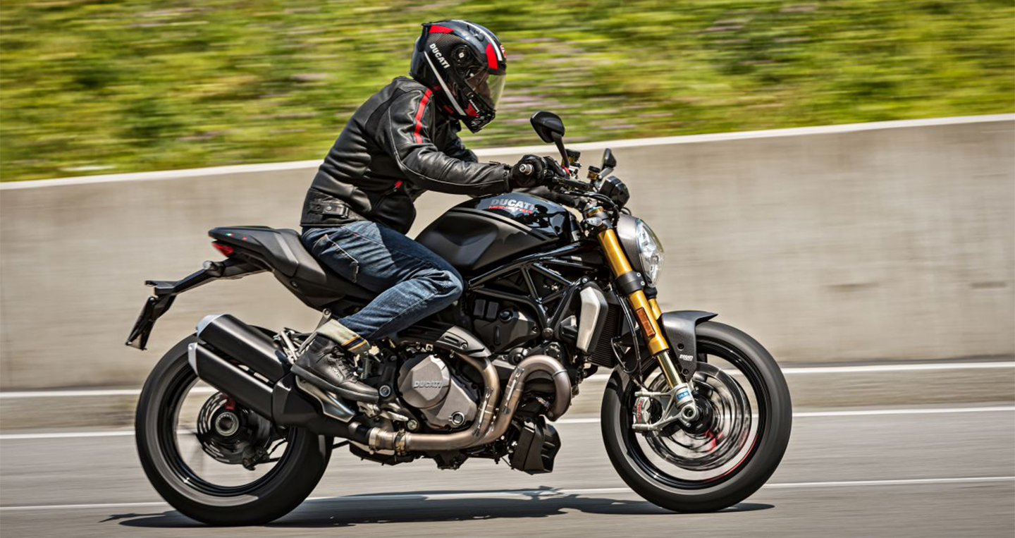 “Quỷ đầu đàn” Ducati Monster 1200 S Black on Black trình làng