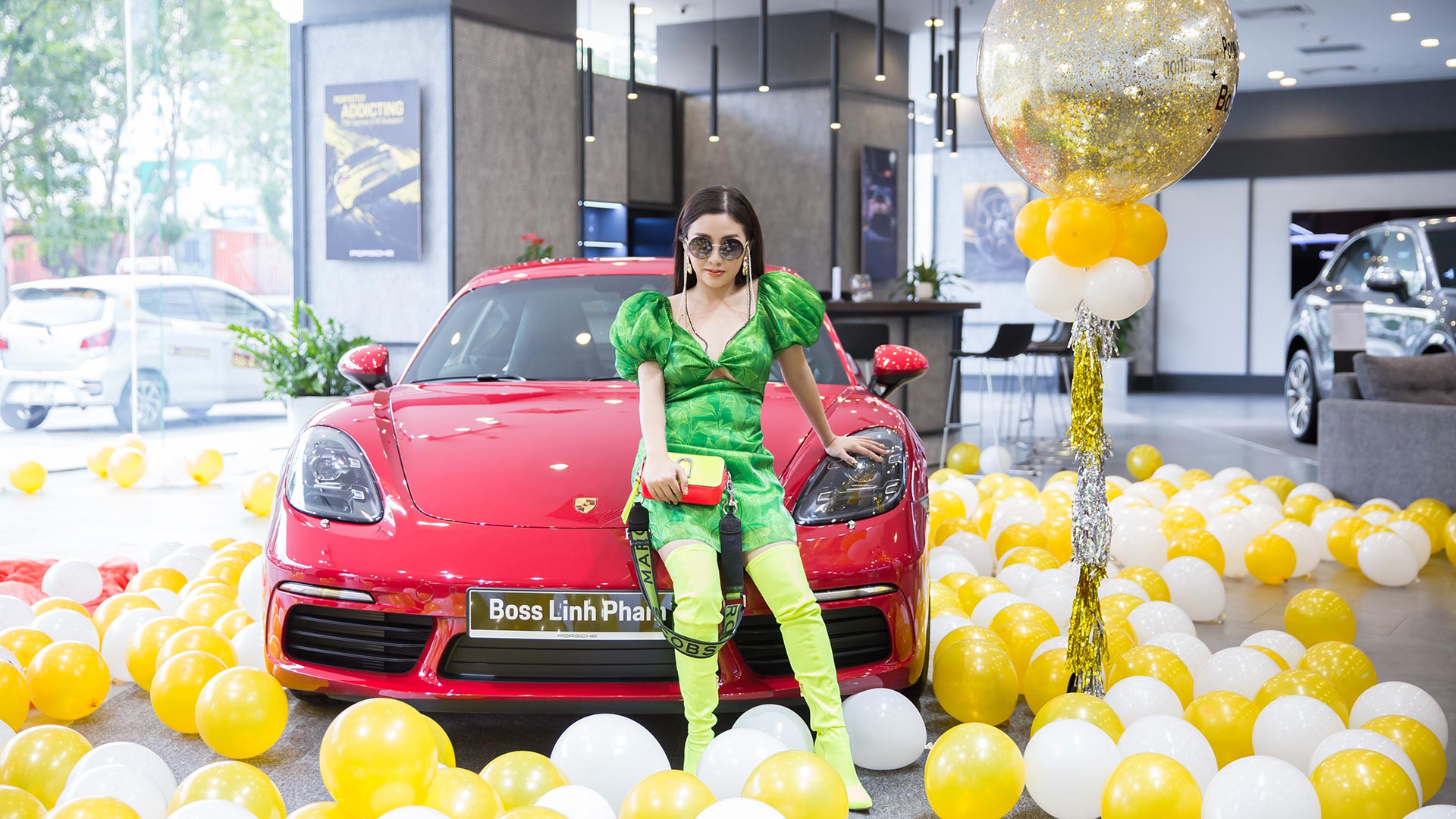 Hotgirl 9x Hà Thành sở hữu Porsche 718 Cayman S 6 tỷ đồng