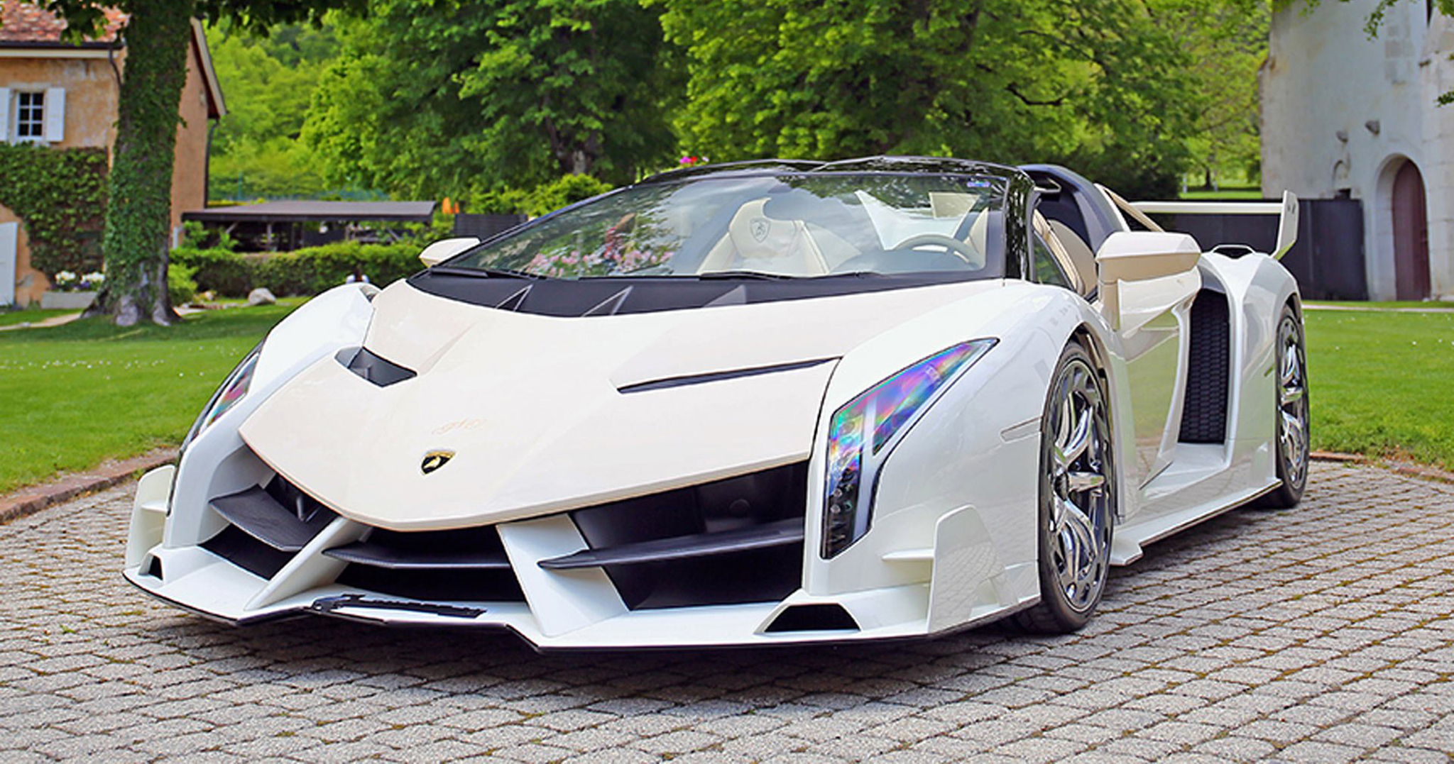 Lamborghini Veneno Roadster của chính khách tham nhũng được đấu giá gần 8,4 triệu USD
