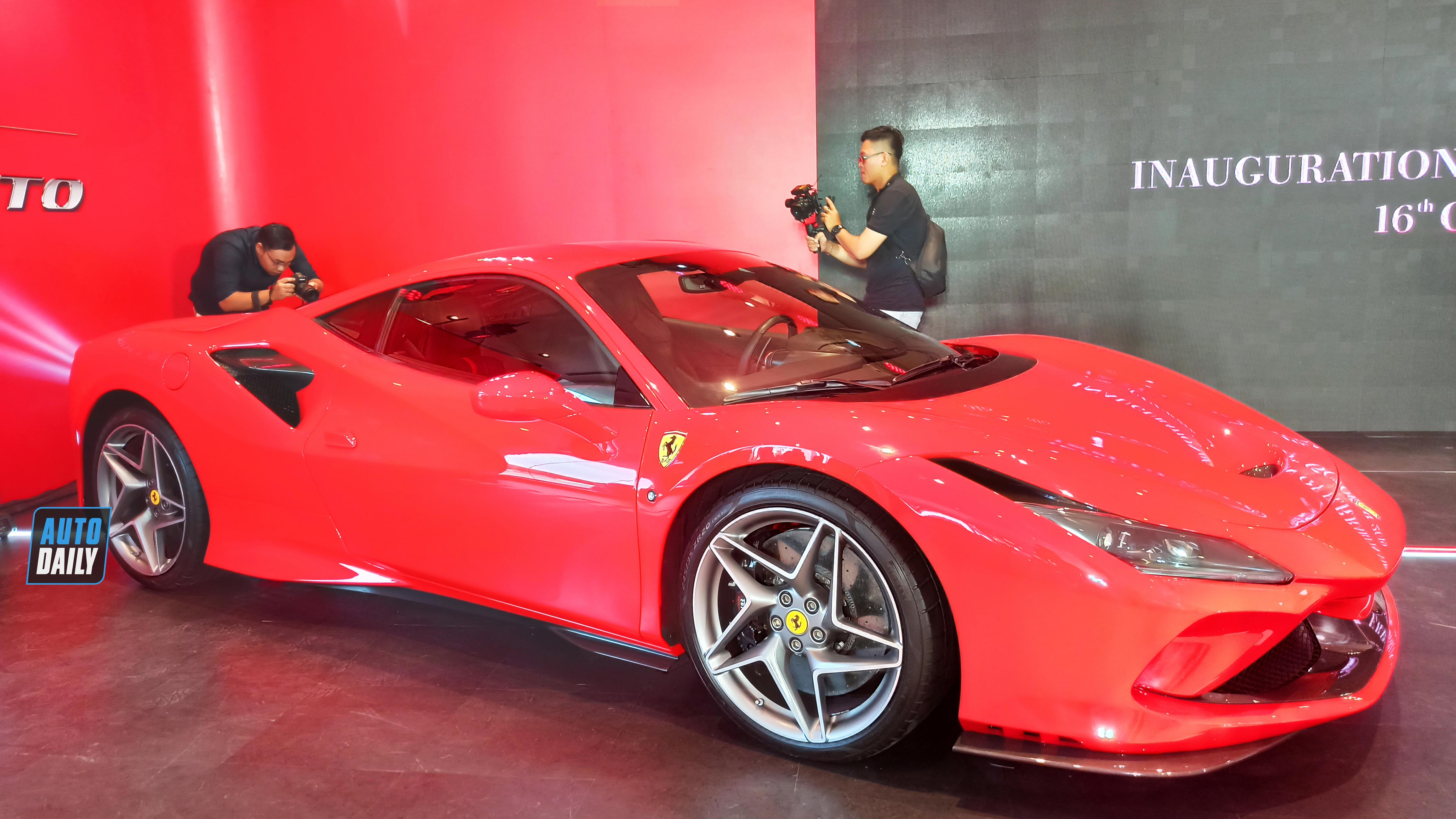 Siêu xe Ferrari F8 Tributo ra mắt tại Việt Nam