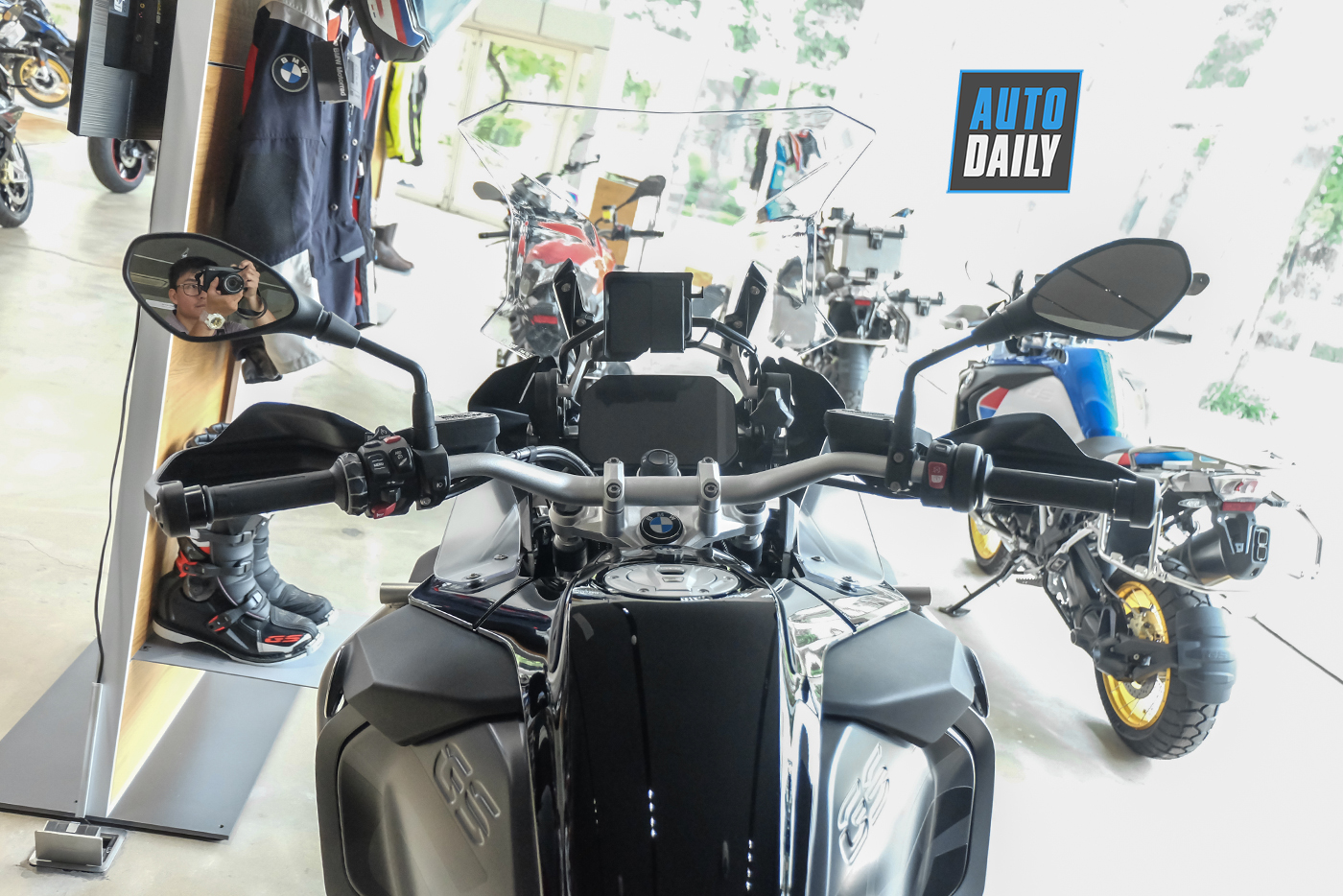 So sánh BMW R1250 GSA 2019 với phiên bản tiền nhiệm bmw-r1200-gsa-2018-12.jpg