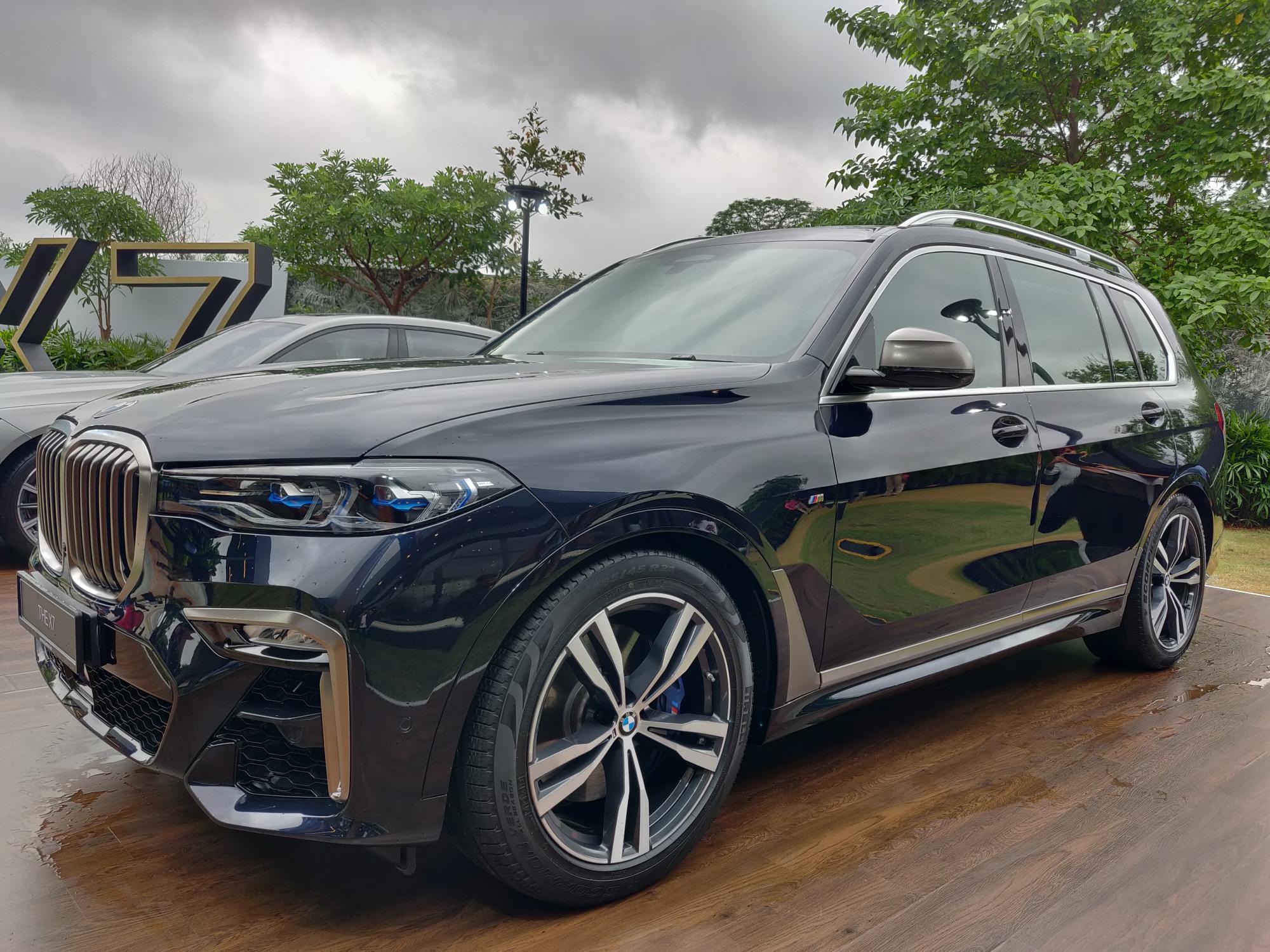 bmw-x7-front-quarter-4862.jpg