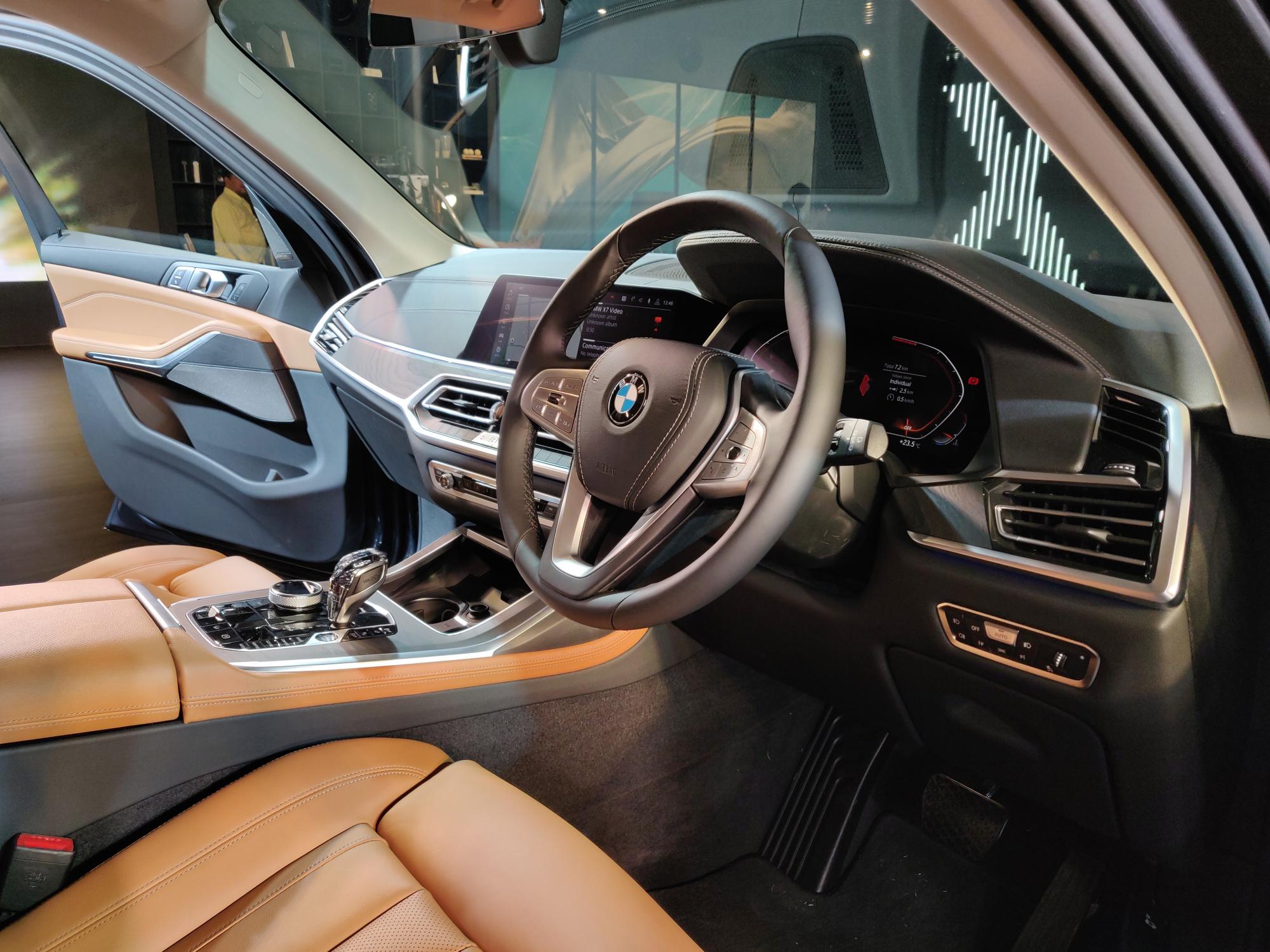 bmw-x7-interior-7-4f0e.jpg