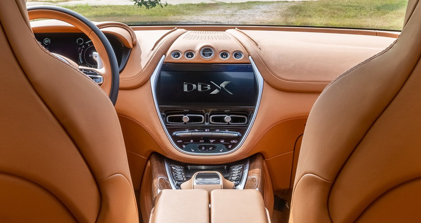 Siêu SUV Aston Martin DBX lộ nội thất, chốt giá từ 189.900 USD
