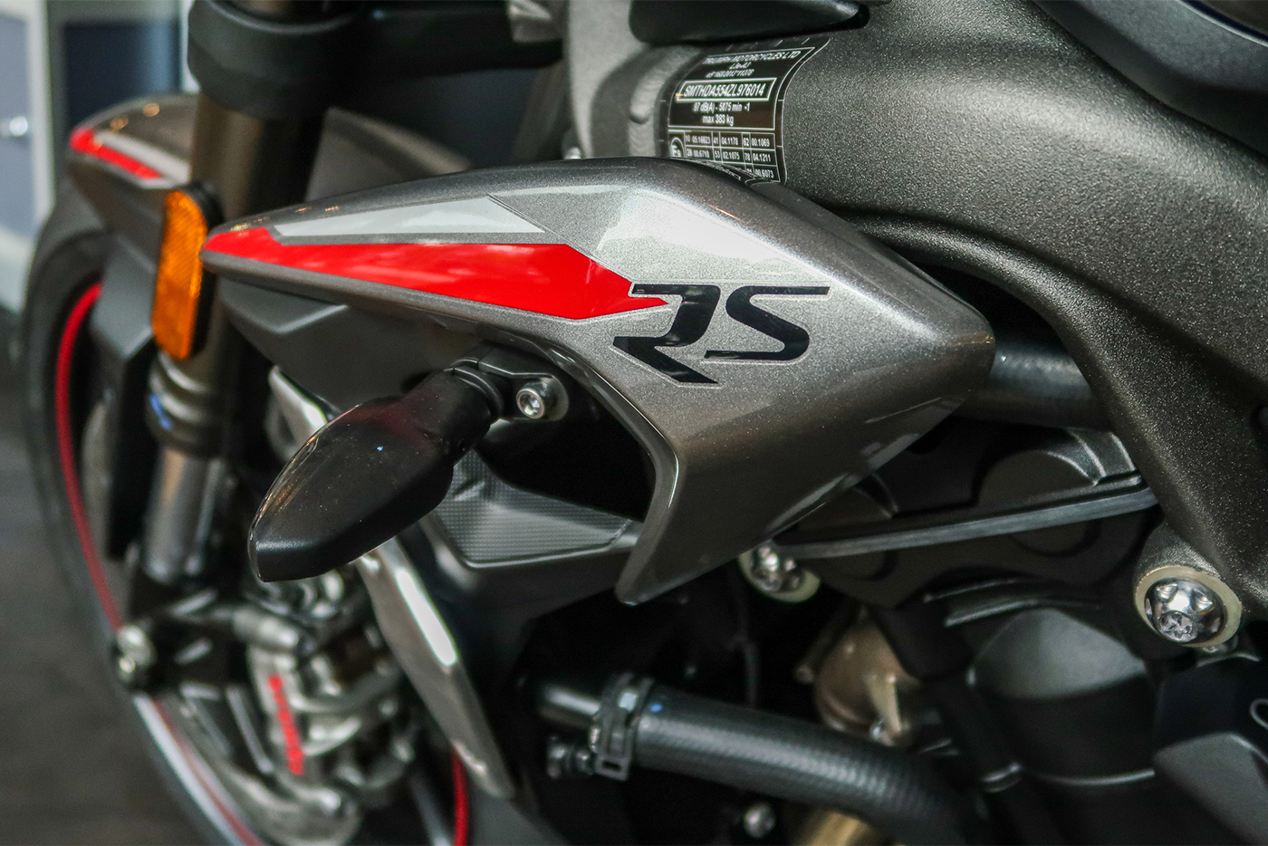 Xem thêm ảnh Triumph Street Triple 765RS 2020 triumph-street-trile-765rs-2020-21.jpg