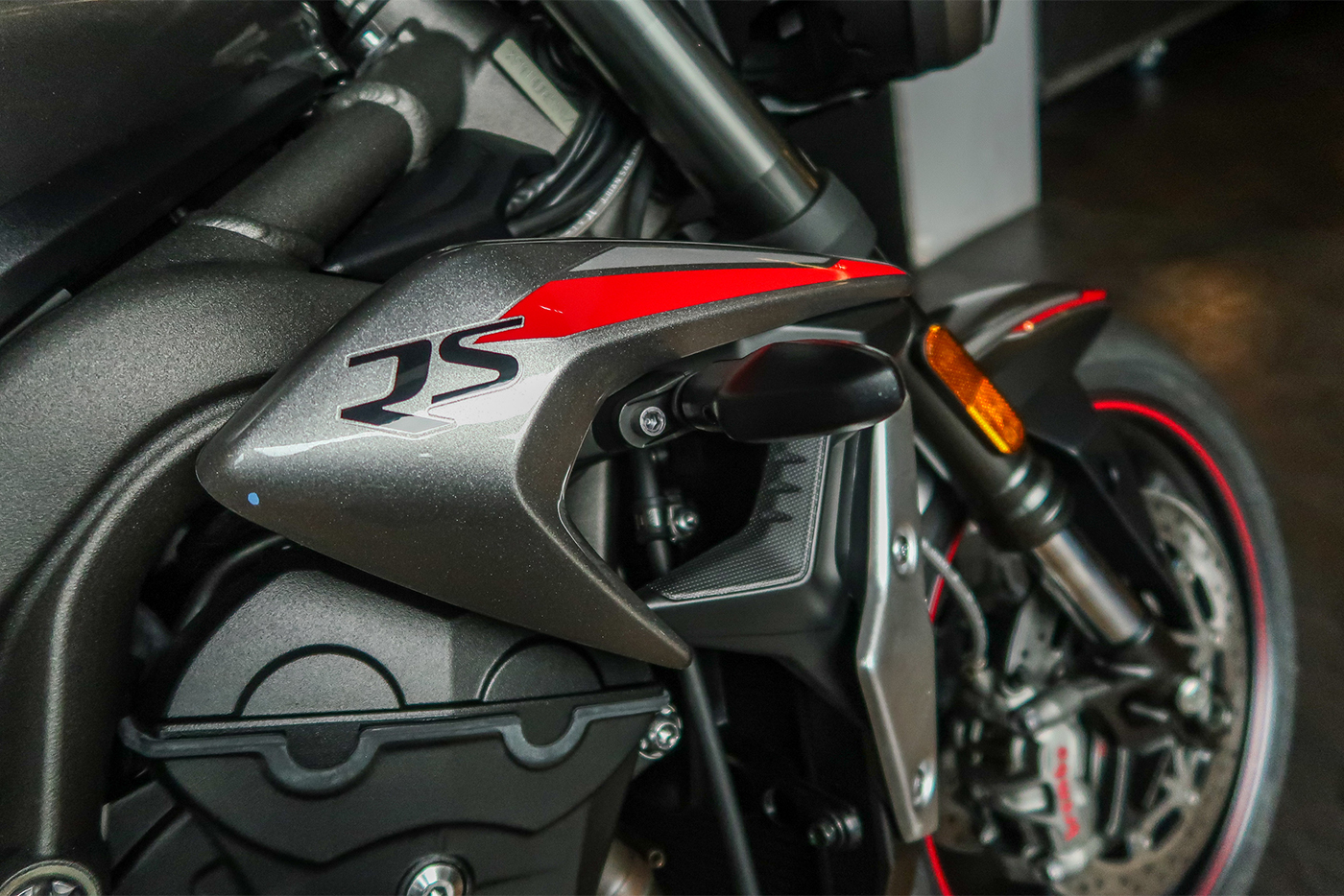 Xem thêm ảnh Triumph Street Triple 765RS 2020 triumph-street-trile-765rs-2020-22.jpg