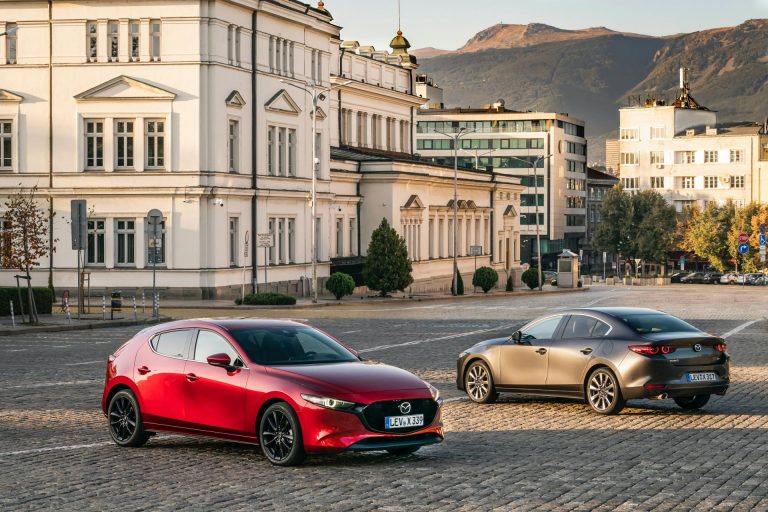 2020-mazda3-hatchback-and-sedan-768x512.jpg