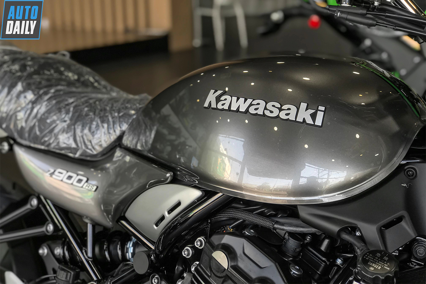 kawasaki-z900rs-2020-31.jpg