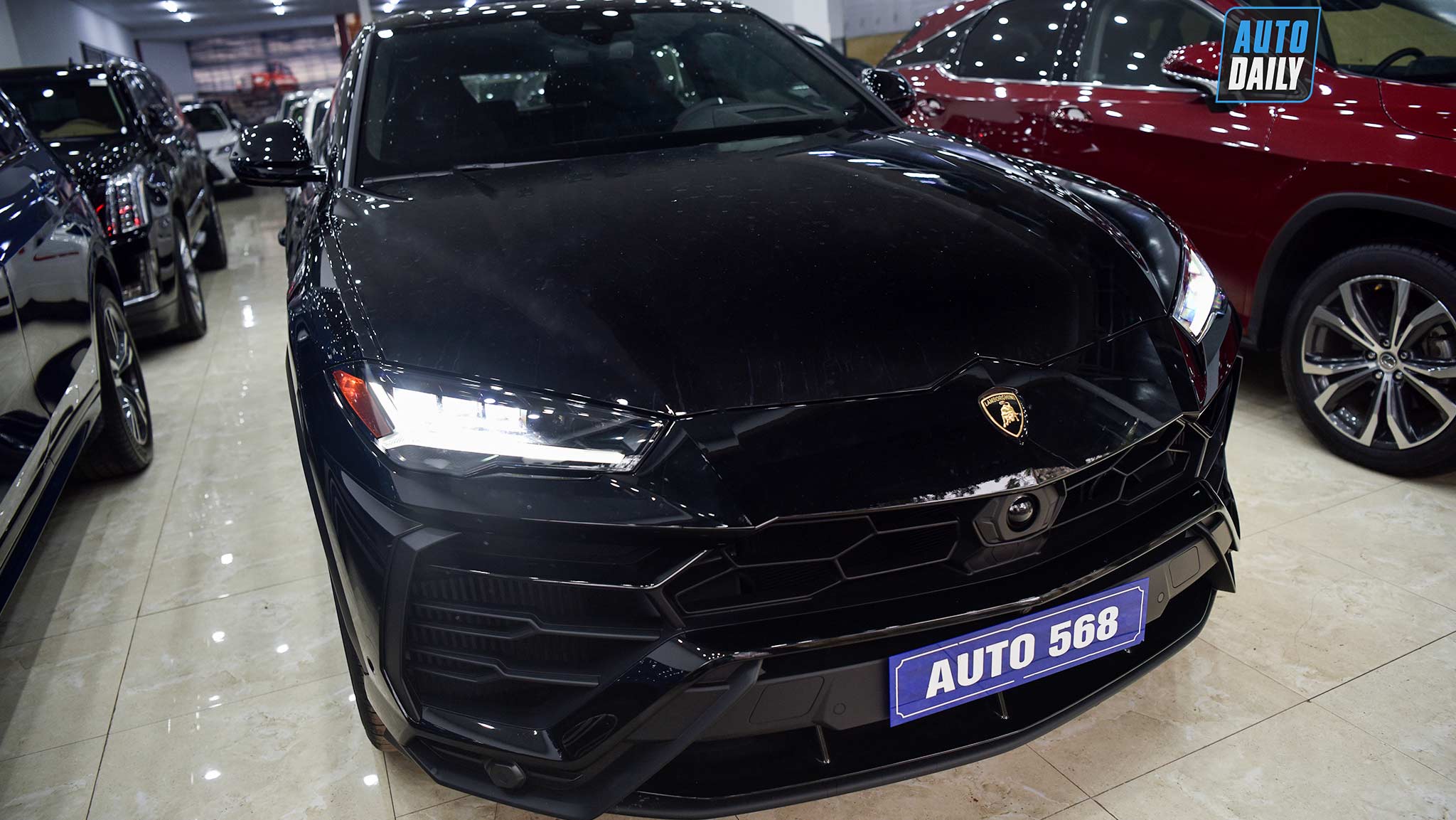 Hơn 22 tỷ, Lamborghini Urus 2020 màu đen độc nhất Việt Nam có gì đặc biệt?