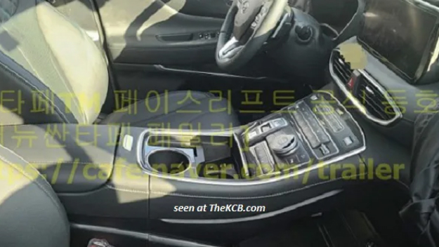 Rò rỉ ảnh nội thất hiện đại của Hyundai Santa Fe nâng cấp