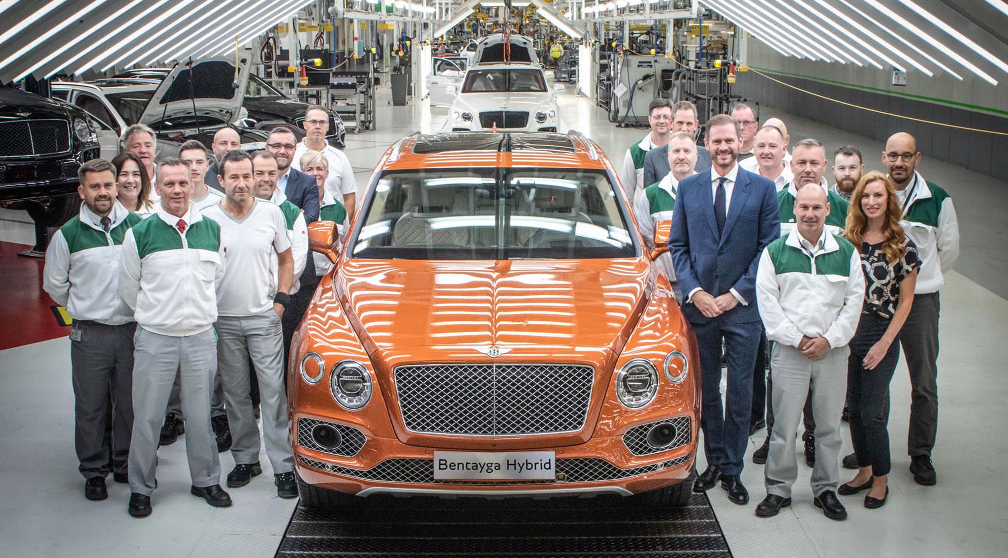 Bentley cắt giảm 25% nhân công hậu Covid-19