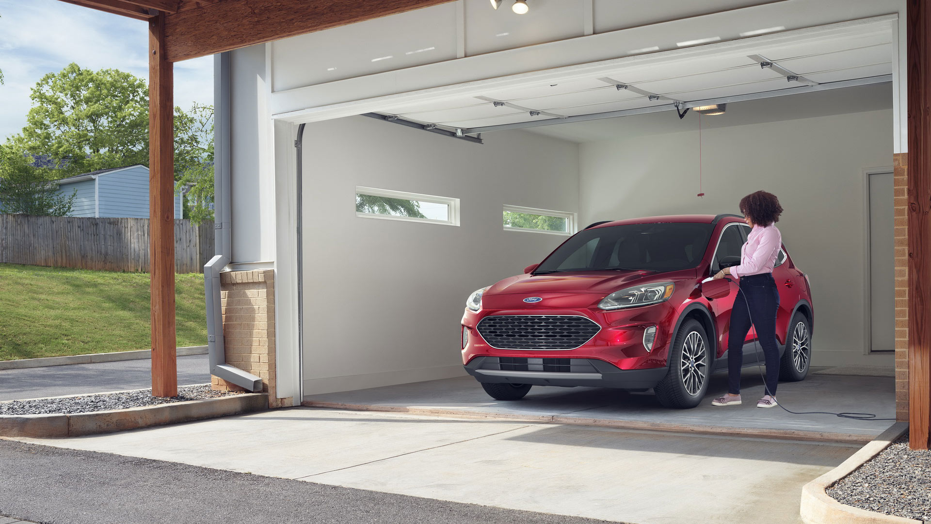 Ford Escape PHEV 2020 tiêu thụ 2,3 lít/100 km