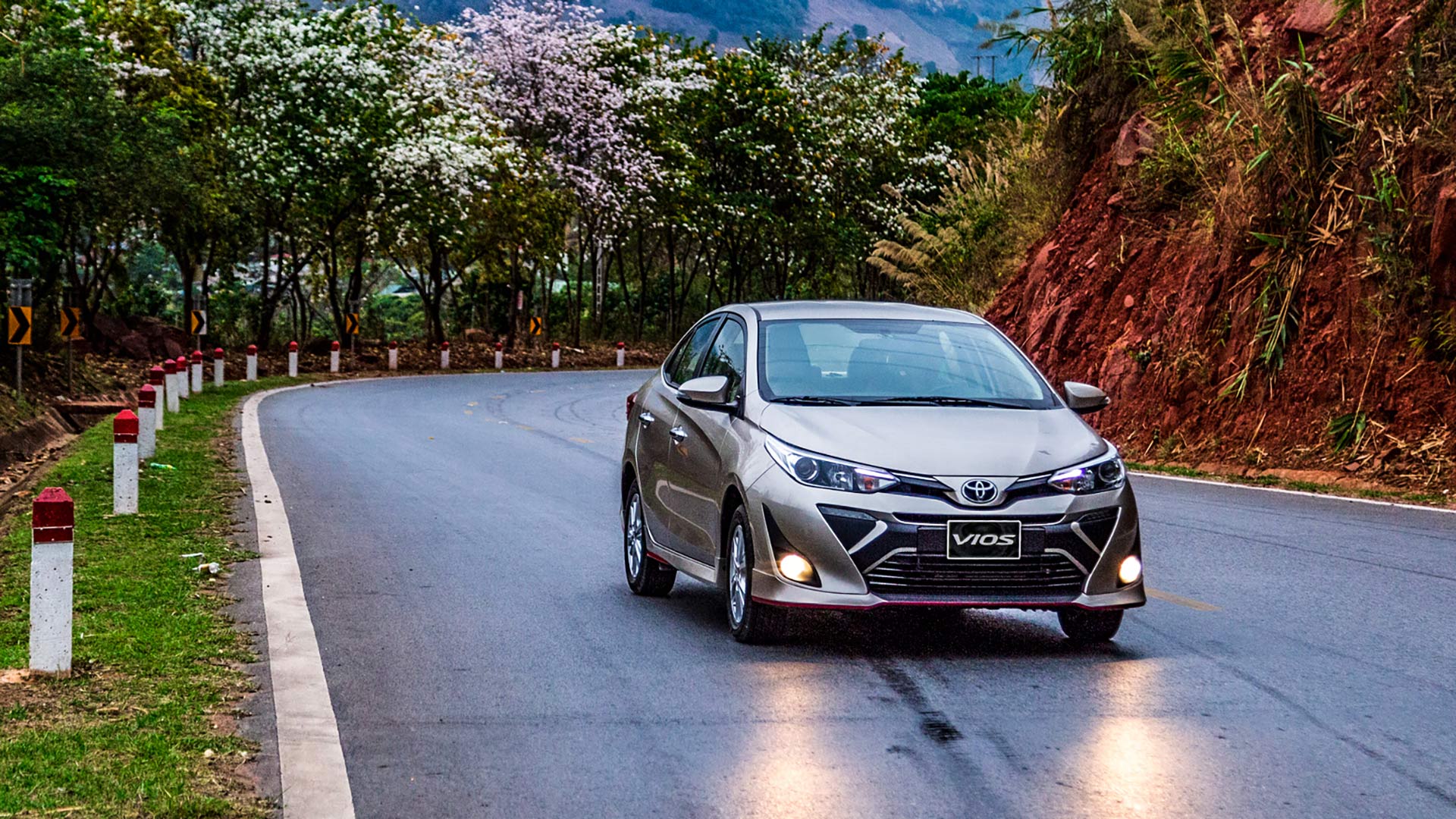 Toyota Việt Nam bán 4.311 xe trong tháng 5