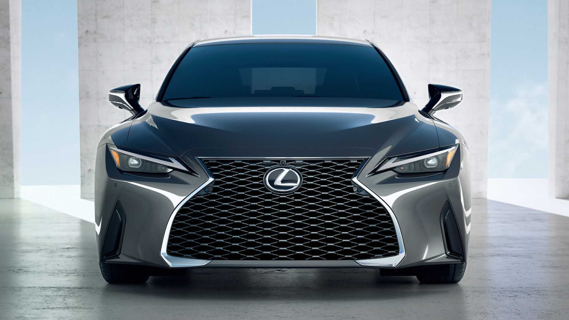 Lexus IS 2021 ra mắt: Thiết kế sắc nét hơn, nhiều công nghệ hơn