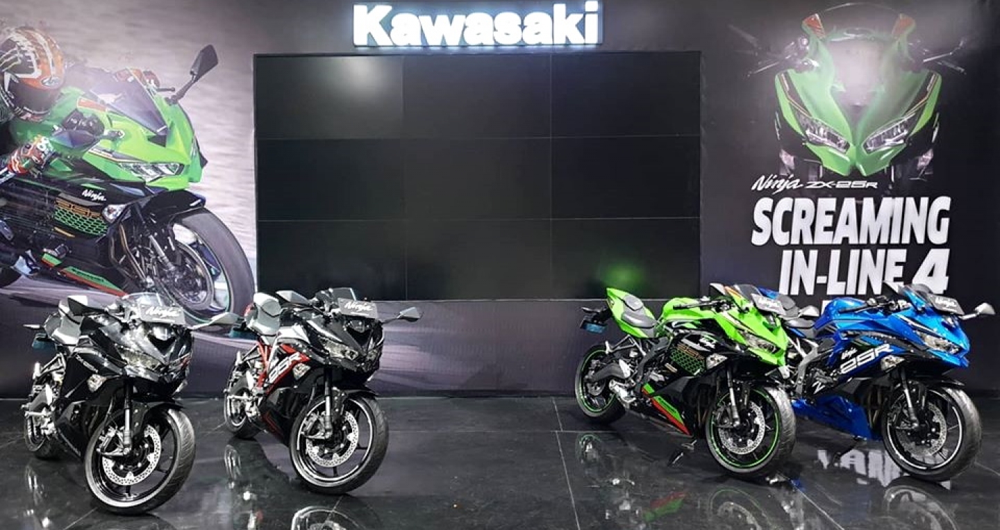 Kawasaki Ninja ZX-25R 2020 mạnh 51 mã lực, giá từ 6.600 USD