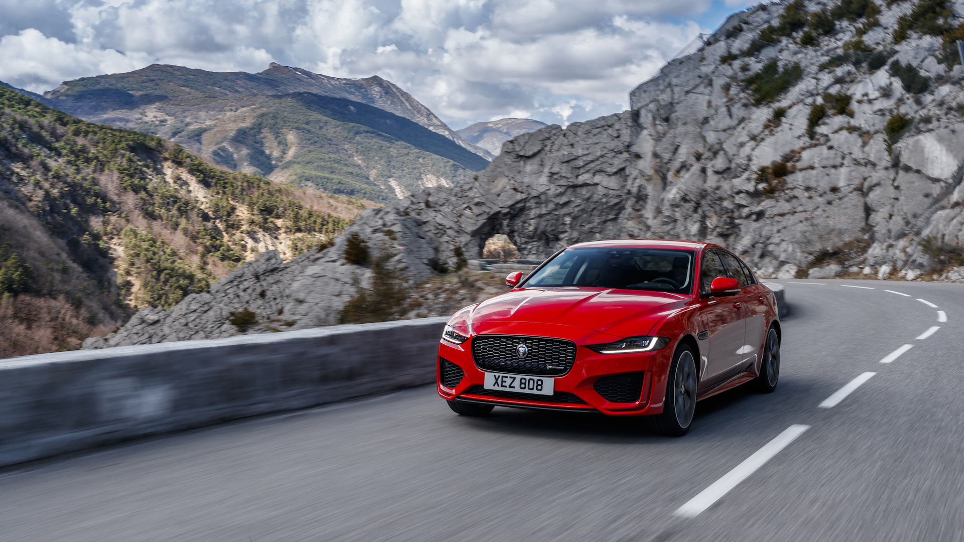 Jaguar Land Rover tung khuyến mãi đặc biệt trong tháng 8 và 9/2020