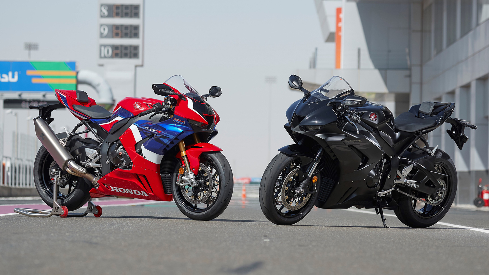 Siêu mô-tô tiền tỷ Honda CBR1000RR-R Fireblade và Fireblade SP chính hãng về Việt Nam