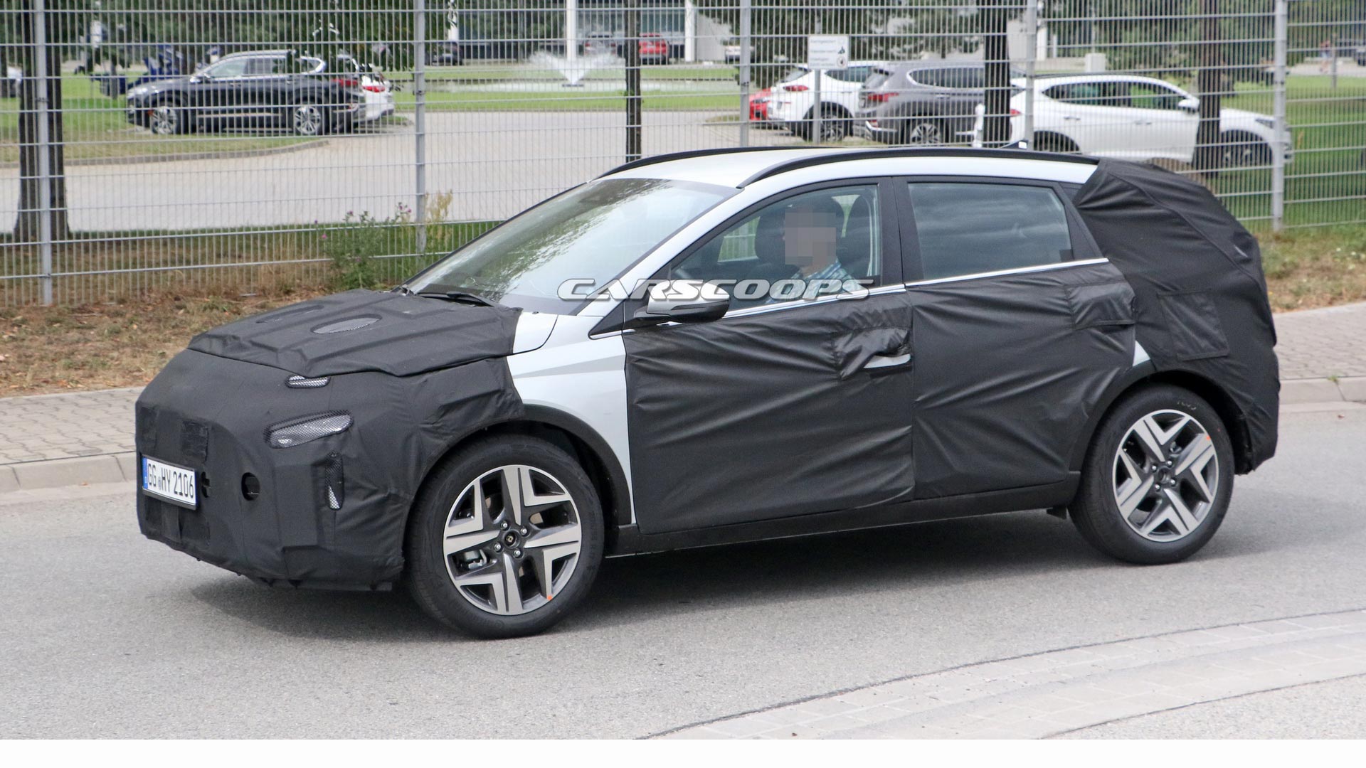 Hyundai sắp ra mắt mẫu crossover cỡ nhỏ mới, ‘đàn em’ của Kona