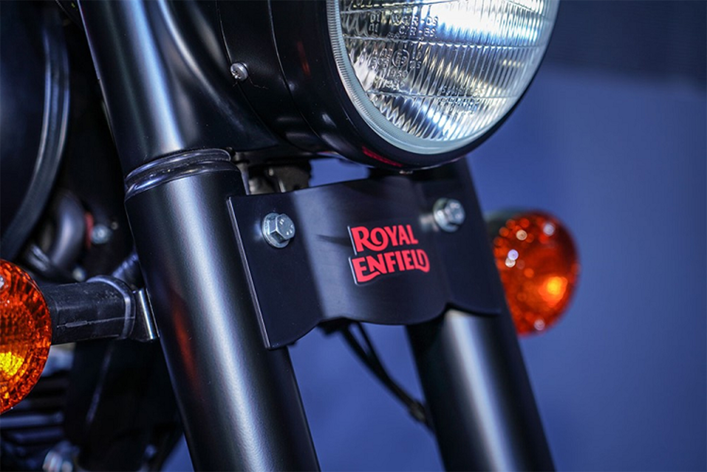 royal-enfield-classic-500-stealth-black-limited-edition-1.jpg
