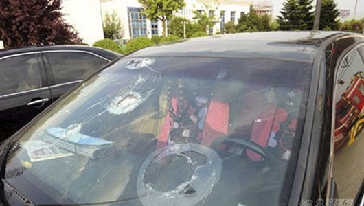 Hàng ngàn ôtô bị phá nát ở Trung Quốc 1405673236-11.jpg