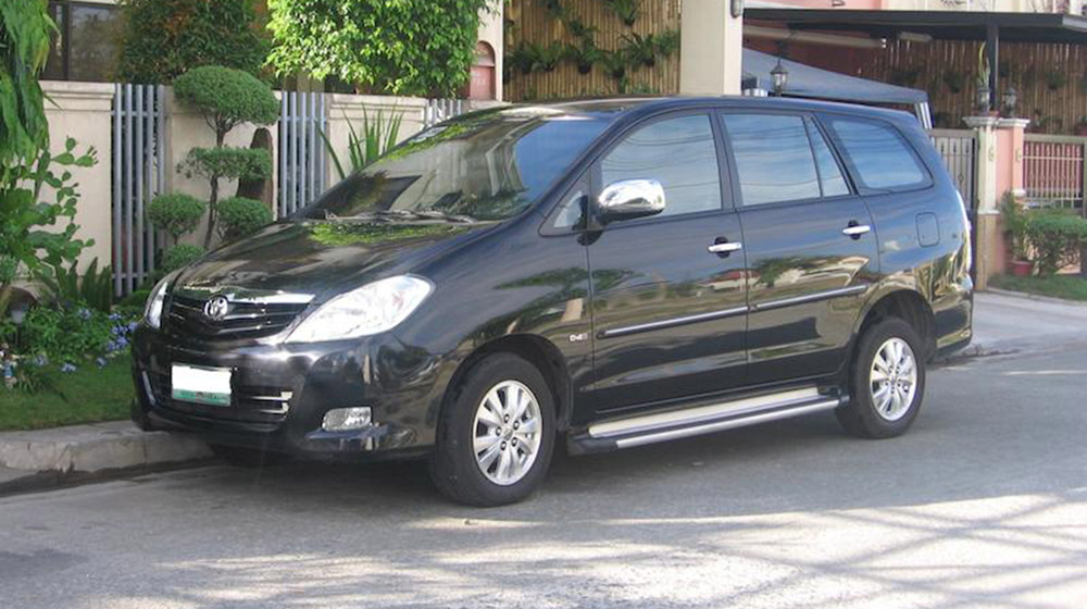 2009-2010_Toyota_Innova_Ph-1.jpg