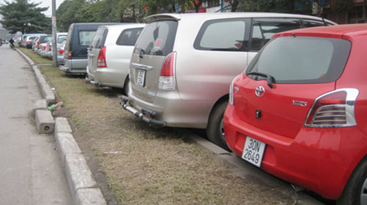 'Sốt xình xịch' thuê ôtô lái chơi Tết 1389945592.jpg