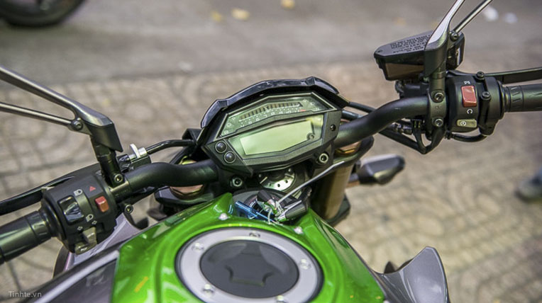 Cận cảnh Kawasaki Z1000 2014 đầu tiên tại Việt Nam 3.jpg
