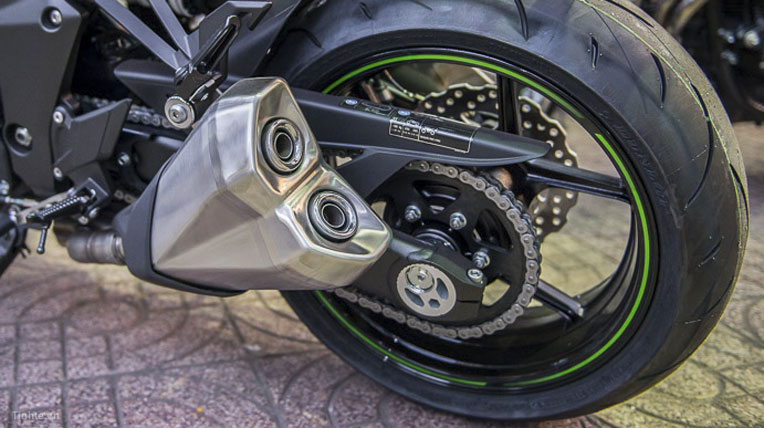 Cận cảnh Kawasaki Z1000 2014 đầu tiên tại Việt Nam 7.jpg