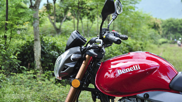 Top 5 mẫu xe côn tay rẻ nhất ra mắt 2013 Autodaily_Benelli-VML150a-151.jpg