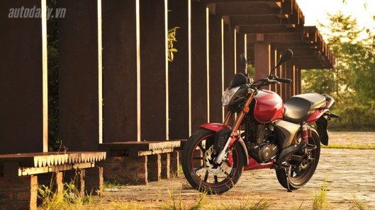 7 mẫu xe máy được quan tâm trên Autodaily 2013 Autodaily_Benelli-VML150a-81-529x297.jpg