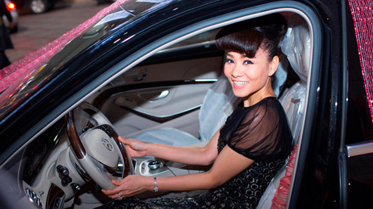 Ca sĩ Thu Minh mua xe sang Mercedes S-Class Thu-Minh-dang-o-dinh-cao-cua-su-nghiep-va-co-mot-vi-tri-dang-nguong-mo-trong-showbiz-Viet.jpg
