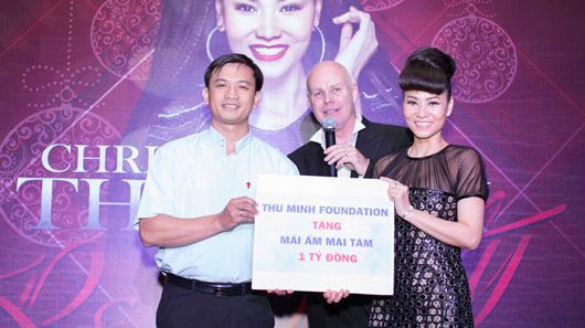 Ca sĩ Thu Minh mua xe sang Mercedes S-Class Thu-Minh-va-chong-cong-bo-thanh-lap-quy-tu-thien-Thu-Minh-Foundation-voi-tong-kinh-phi-10-ty-dong-va-trich-ngay-1-ty-dong-cho-mai-am-Mai-Tam.jpg