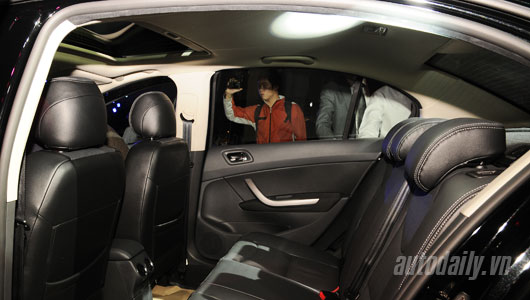 Giá hơn 1 tỷ đồng, Peugeot 408 “nội” có gì? Giá hơn 1 tỷ đồng, Peugeot 408 “nội” có gì