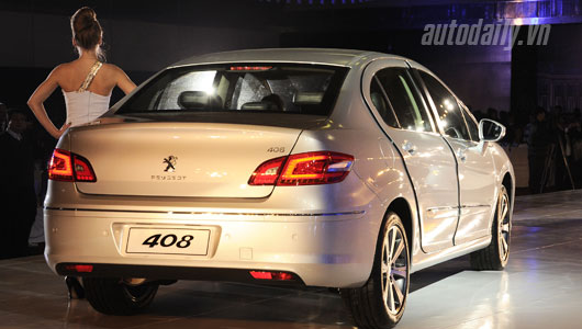 Giá hơn 1 tỷ đồng, Peugeot 408 “nội” có gì? Giá hơn 1 tỷ đồng, Peugeot 408 “nội” có gì