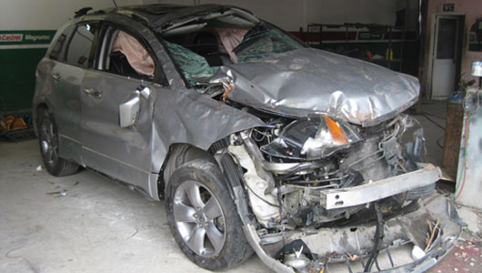 3 vụ lật xe hơi kinh hoàng của sao Việt năm 2013 autodaily-saovaxe-(4).jpg