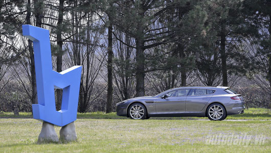 Michael Vernon Robinson – người nặng lòng với thiết kế Ý robinson-bertone-2+-2-jet-04.jpg