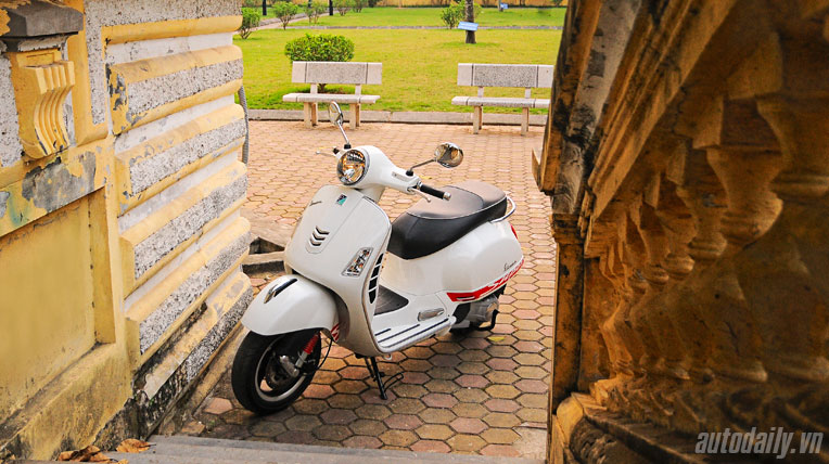 Vespa Super GTS - Xe tay ga cho phái mạnh 1 autodaily gts ngoai canh (12).jpg