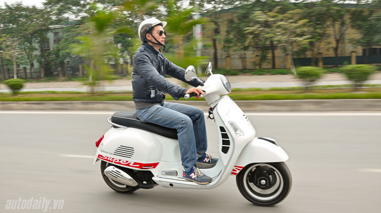 Vespa Super GTS - Xe tay ga cho phái mạnh 1 autodaily gts ngoai canh (22).jpg
