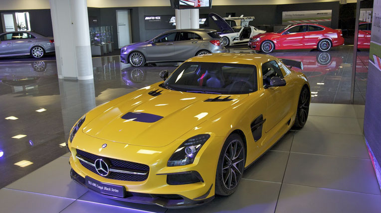 Mercedes-Benz AMG đạt doanh số kỷ lục năm 2013 AMG-Mercedes-12.jpg