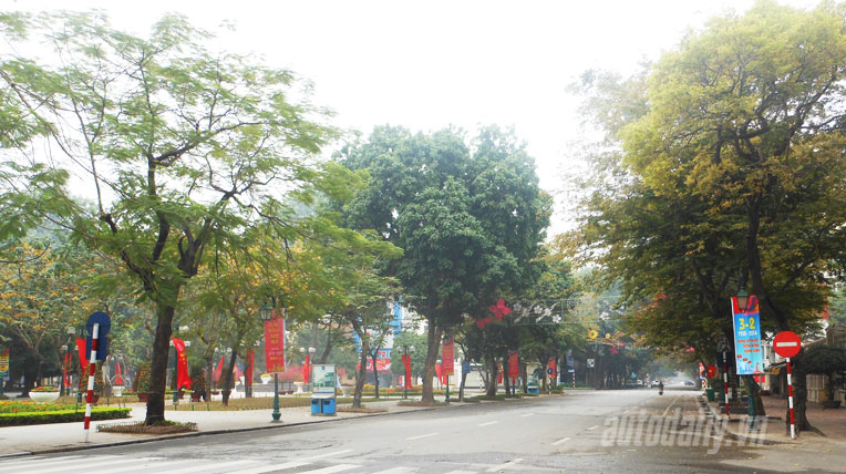 Hà Nội lạ trên con phố quen DSCN2171.jpg