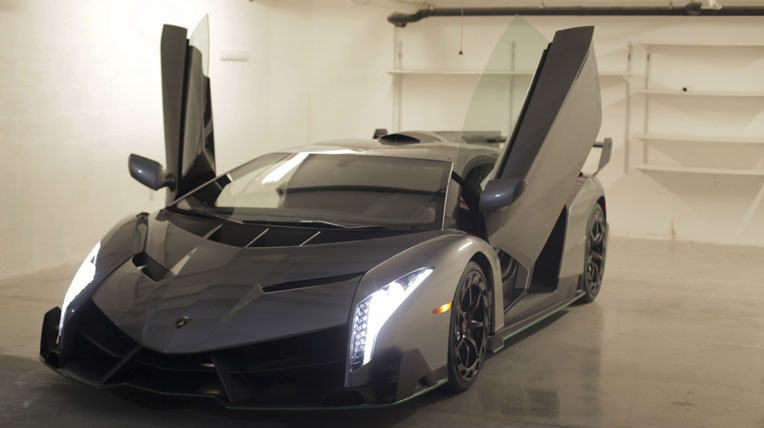 Lamborghini Veneno 4,1 triệu USD đầu tiên đến tay khách hàng Lambo-Veneno-Customer-3[2].jpg