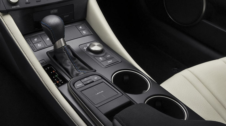 Lexus RC F vs. BMW M4, bạn chọn xe nào? Lexus-TF-C-vs-BMW-M4-27.jpg