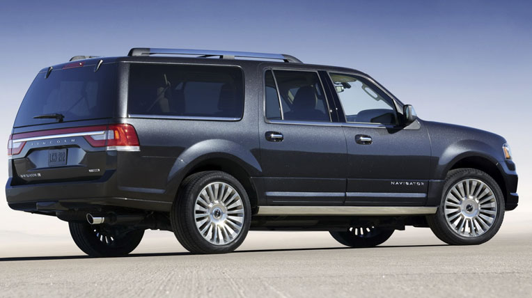 Cuộc chiến SUV hạng sang: Lincoln Navigator vs. Cadillac Escalade Navigator-vs-Escalade-13.jpg