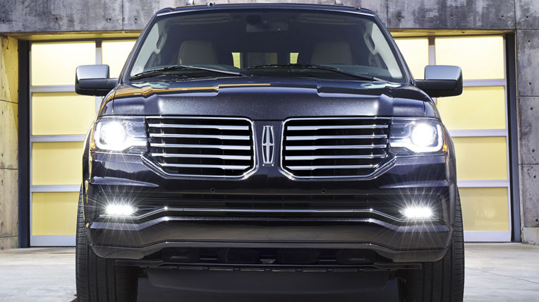 Cuộc chiến SUV hạng sang: Lincoln Navigator vs. Cadillac Escalade Navigator-vs-Escalade-19.jpg